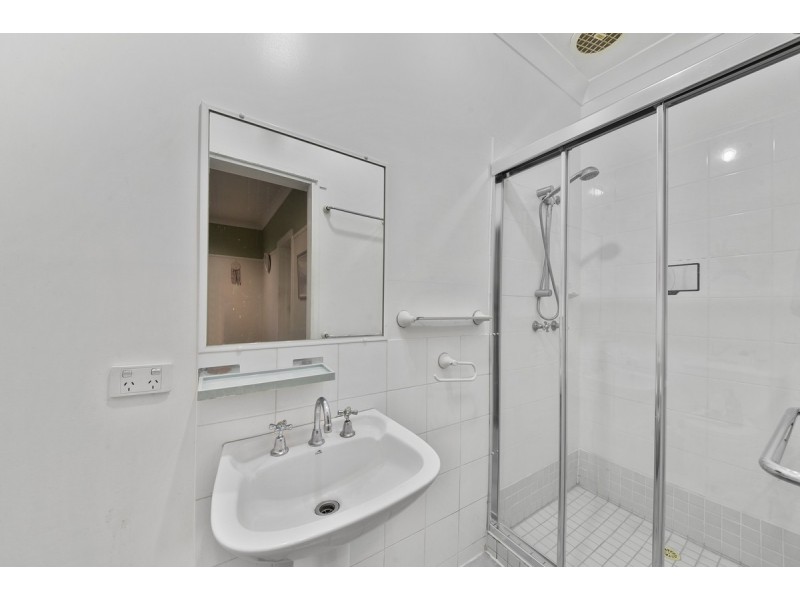 17 Hutton Road, Aspley QLD 4034