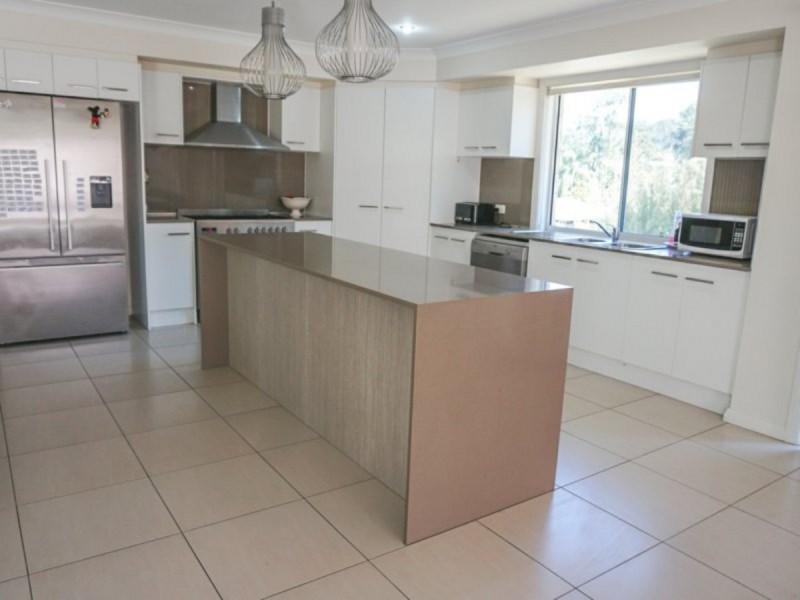 129 McGinn Road, Ferny Grove QLD 4055