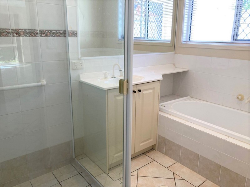 5 Monroe Place, Mcdowall QLD 4053