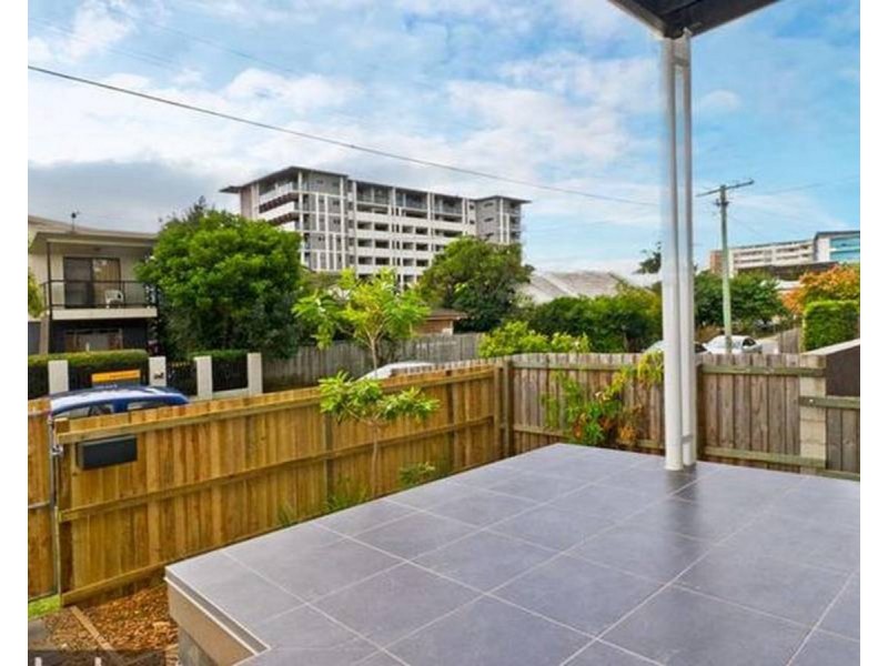 2/26 Latham Street, Chermside QLD 4032
