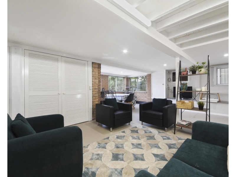 6 Culworth Street, Chermside West QLD 4032