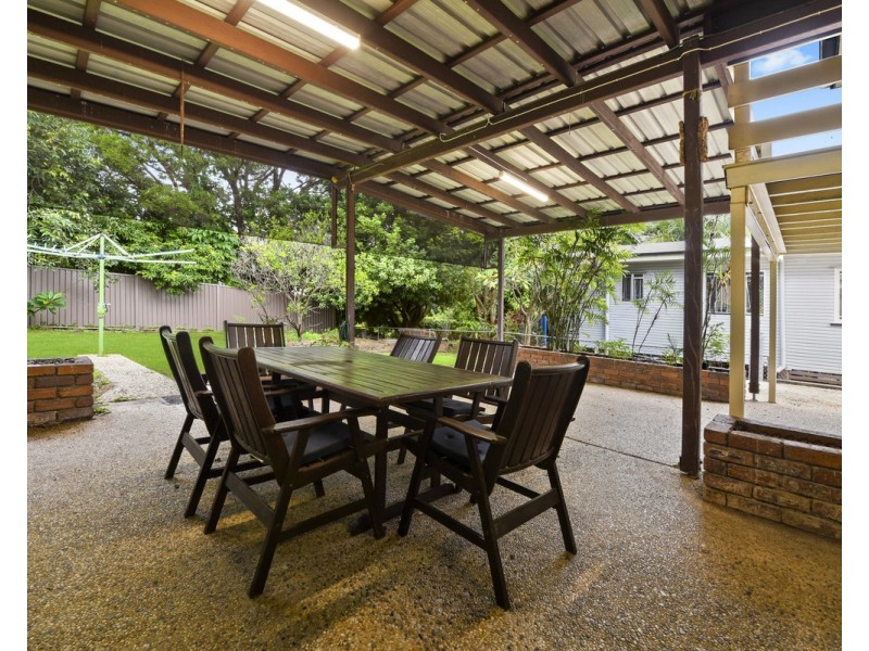 6 Culworth Street, Chermside West QLD 4032