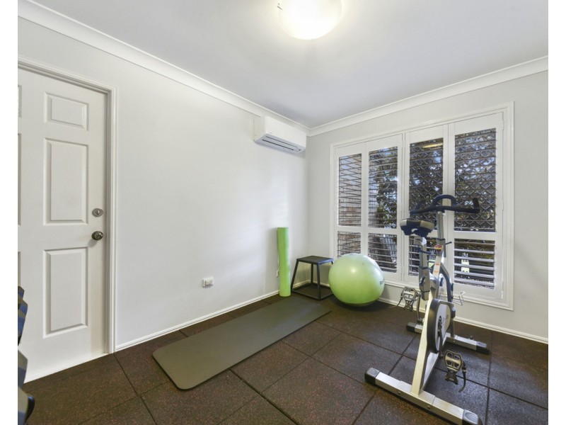 11 Manitoba Place, Wavell Heights QLD 4012