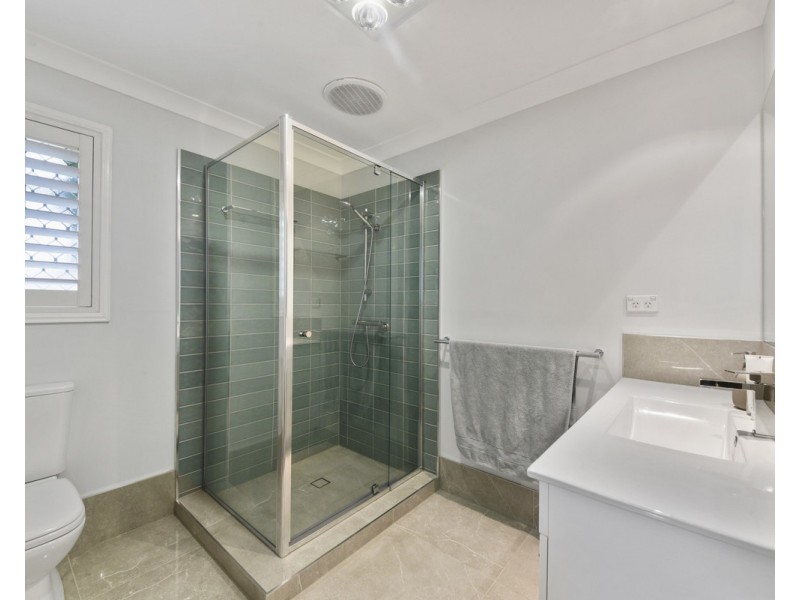 11 Manitoba Place, Wavell Heights QLD 4012