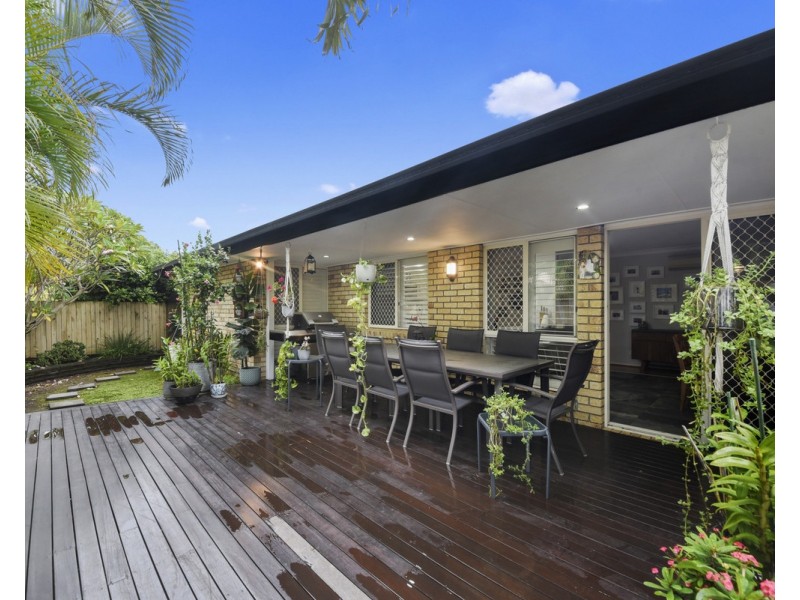 11 Manitoba Place, Wavell Heights QLD 4012