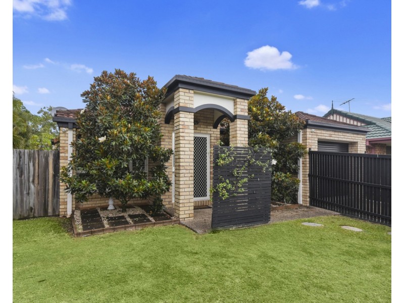 11 Manitoba Place, Wavell Heights QLD 4012