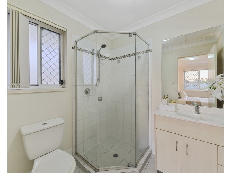 8 Caribou Crescent, Fitzgibbon QLD 4018
