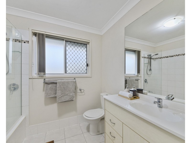 8 Caribou Crescent, Fitzgibbon QLD 4018