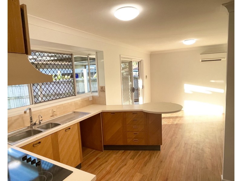 4 Hylacola Street, Albany Creek QLD 4035