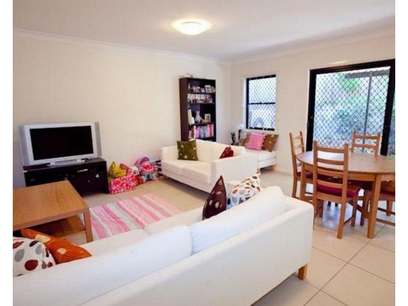 4/15 Curwen Terrace, Chermside QLD 4032