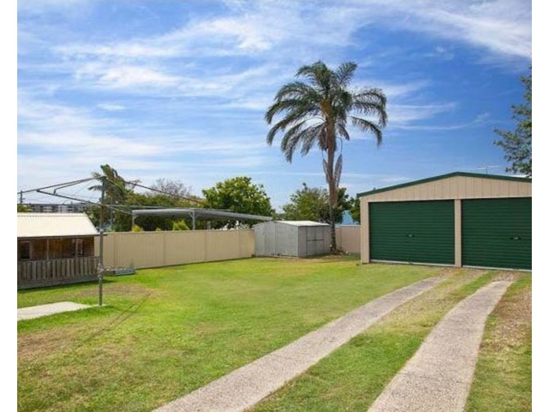 327 Hamilton Road, Chermside QLD 4032