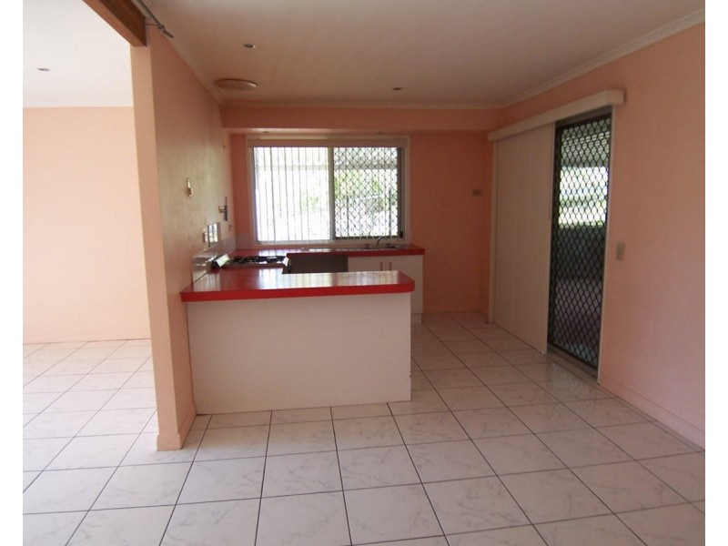 2 Neranda Court, Holland Park QLD 4121