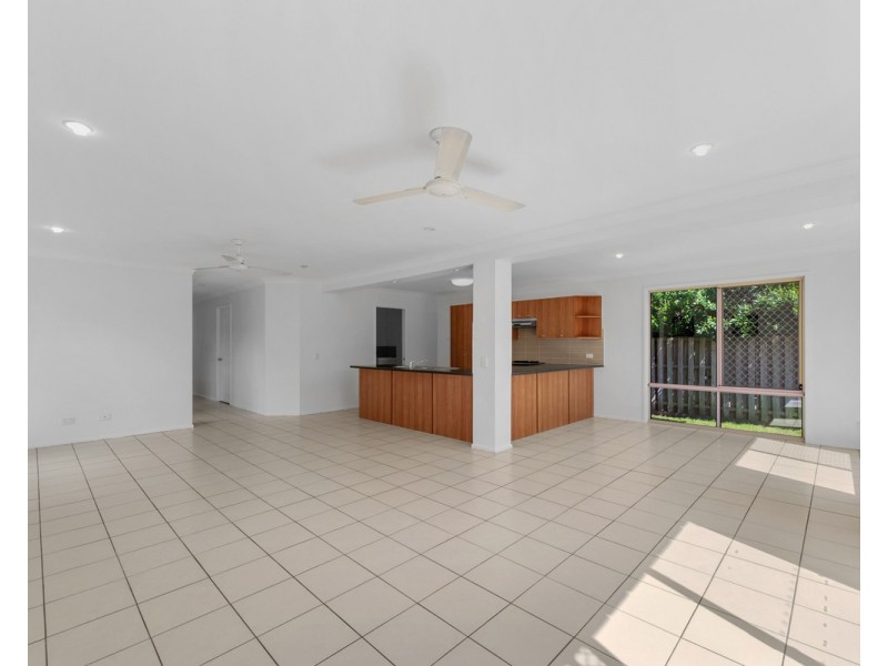 18 Acacia Crescent, Kallangur QLD 4503