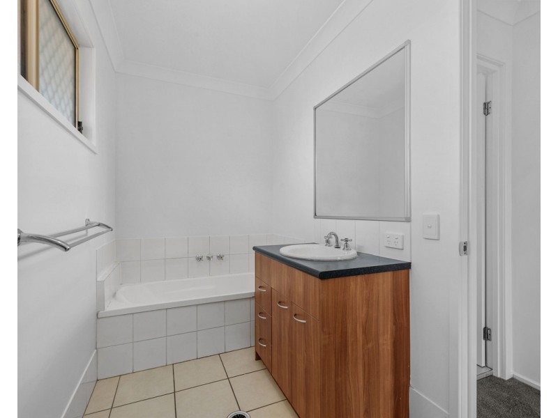 18 Acacia Crescent, Kallangur QLD 4503