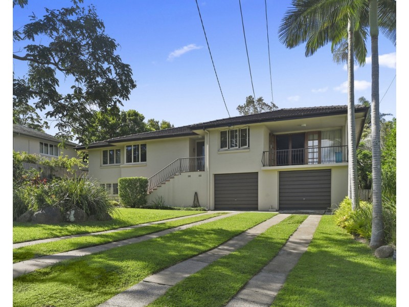 15 Lawrence Road, Chermside West QLD 4032