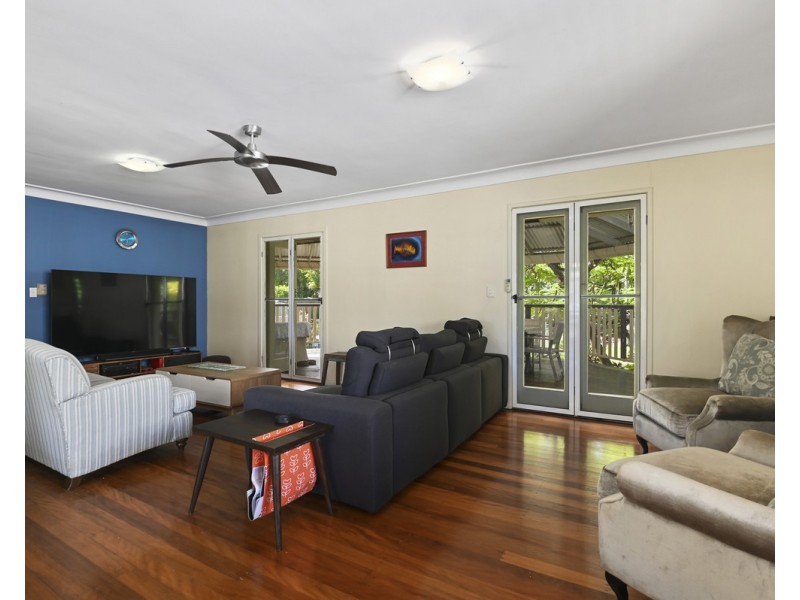15 Lawrence Road, Chermside West QLD 4032