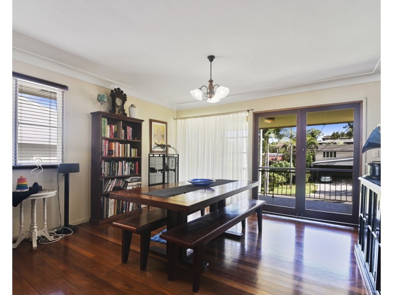 15 Lawrence Road, Chermside West QLD 4032