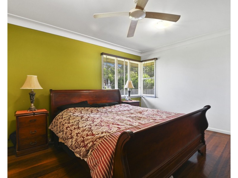 15 Lawrence Road, Chermside West QLD 4032