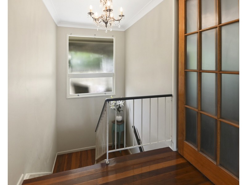 15 Lawrence Road, Chermside West QLD 4032