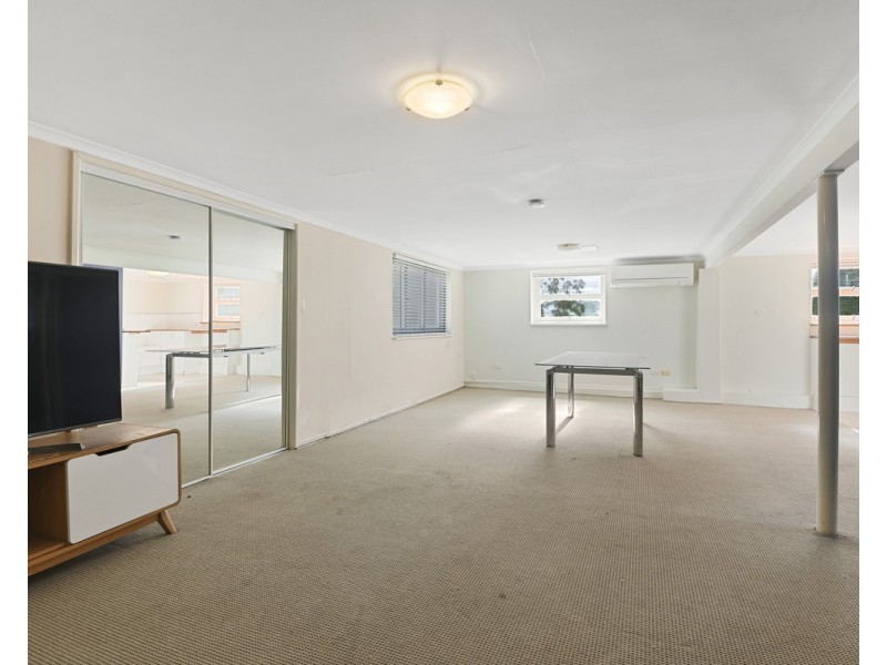 15 Lawrence Road, Chermside West QLD 4032