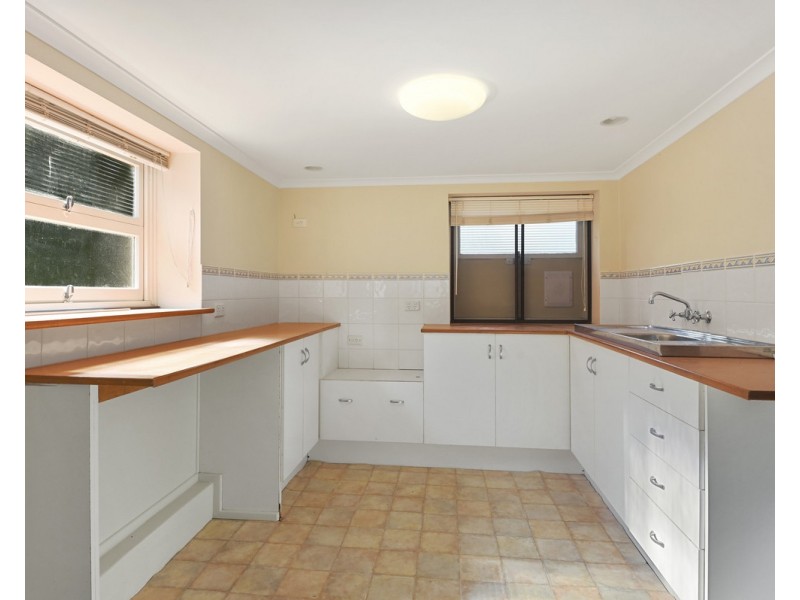 15 Lawrence Road, Chermside West QLD 4032