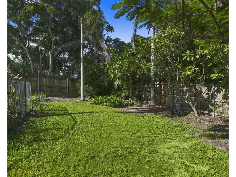 15 Lawrence Road, Chermside West QLD 4032