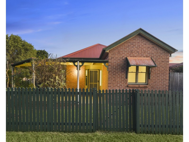 15 Desert Willow Way, Fitzgibbon QLD 4018