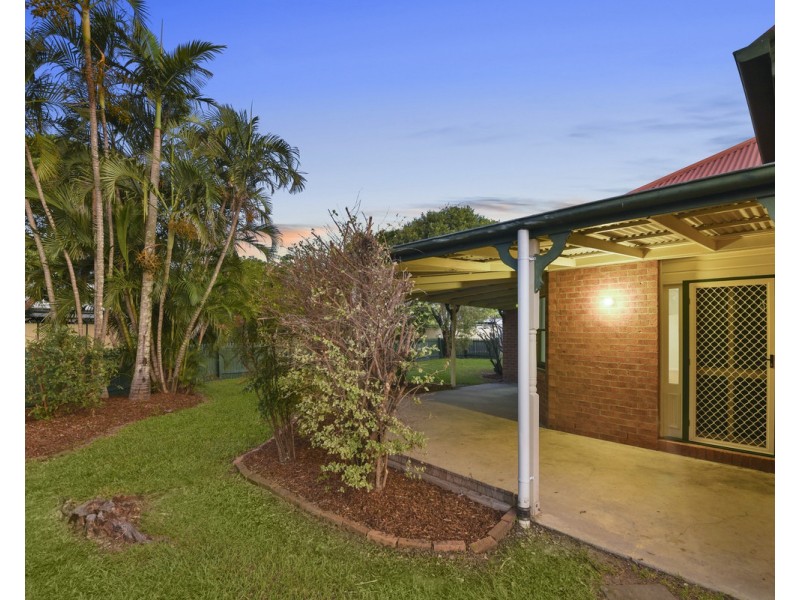 15 Desert Willow Way, Fitzgibbon QLD 4018