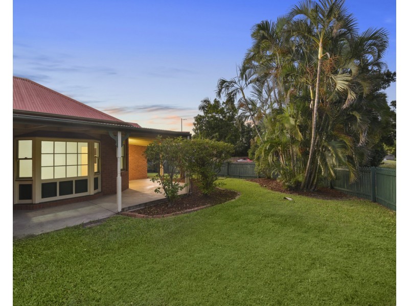 15 Desert Willow Way, Fitzgibbon QLD 4018