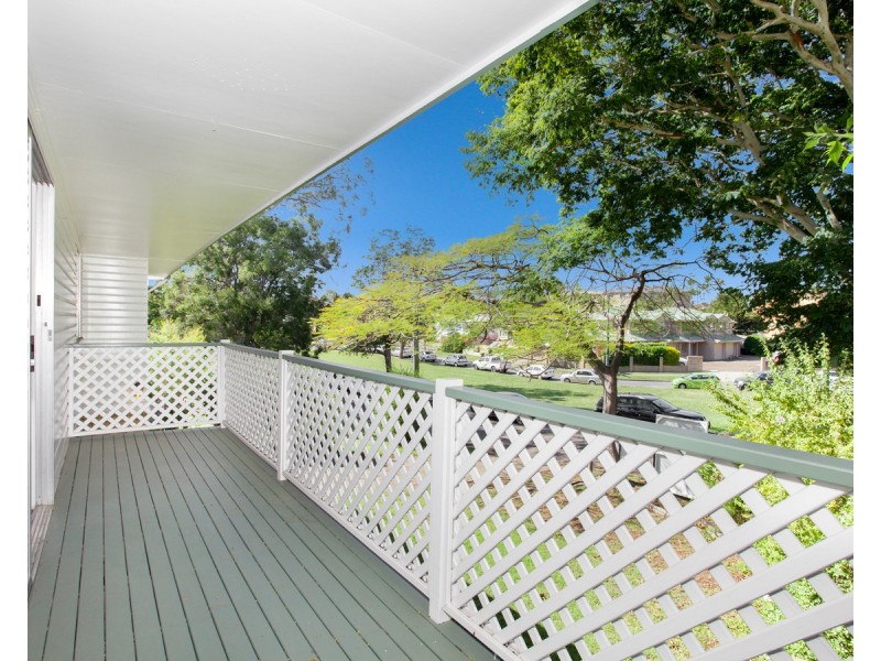 25 Sammells Drive, Chermside QLD 4032