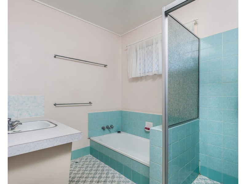 25 Sammells Drive, Chermside QLD 4032