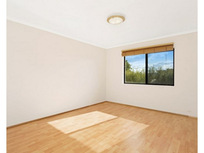 2/8 Lisson Grove, Wooloowin QLD 4030