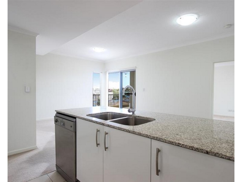 302/1 Kingsmill Street, Chermside QLD 4032