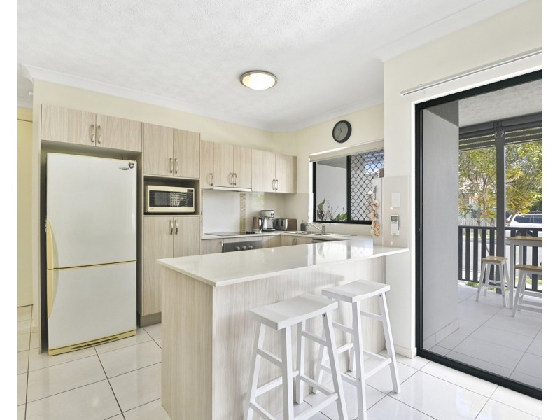2/5 Binkar Street, Chermside QLD 4032