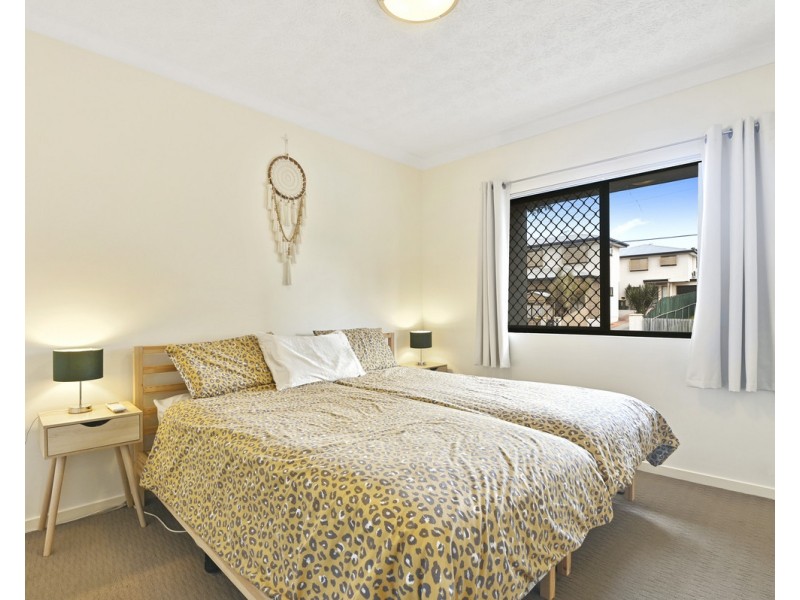 2/5 Binkar Street, Chermside QLD 4032