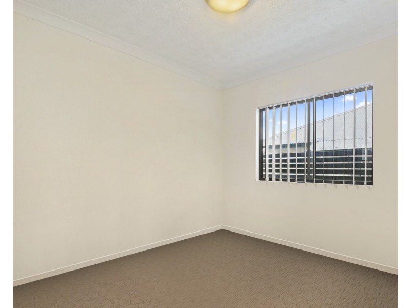 2/5 Binkar Street, Chermside QLD 4032