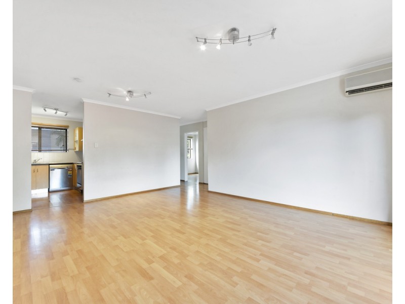2/8 Lisson Grove, Wooloowin QLD 4030