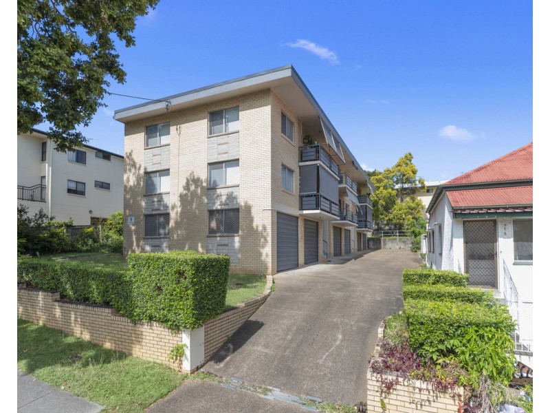 2/8 Lisson Grove, Wooloowin QLD 4030