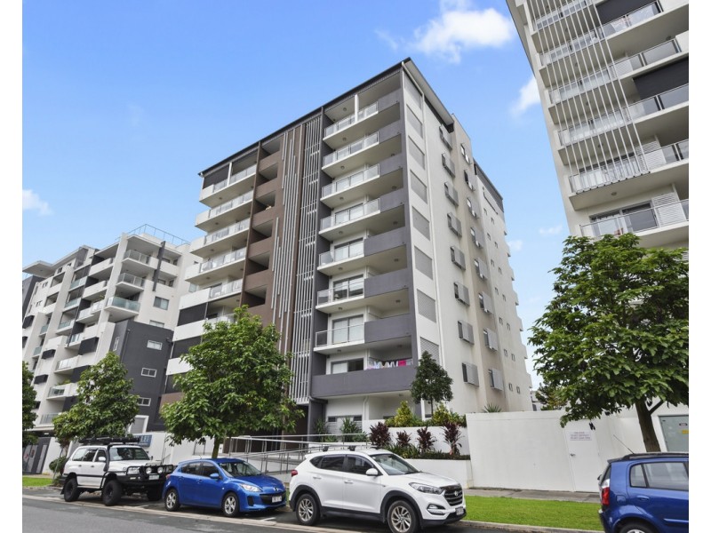2001/19 Playfield Street, Chermside QLD 4032