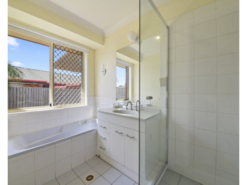 51 Silkyoak Circuit, Fitzgibbon QLD 4018