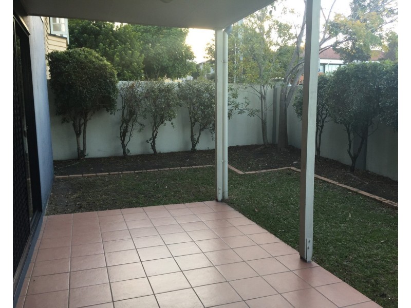 1/450 Hamilton Road, Chermside QLD 4032