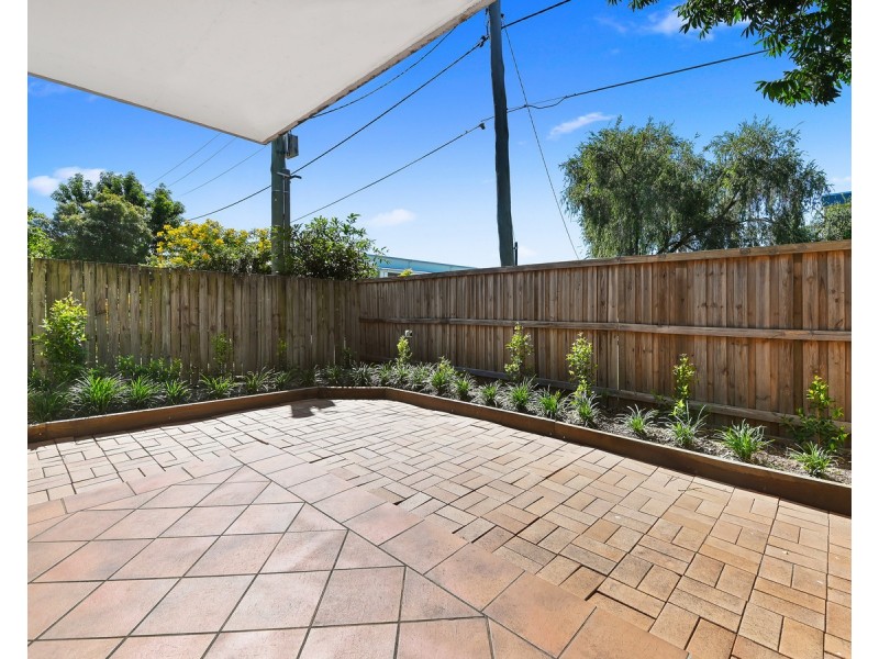 4/2 Halcomb Street, Zillmere QLD 4034