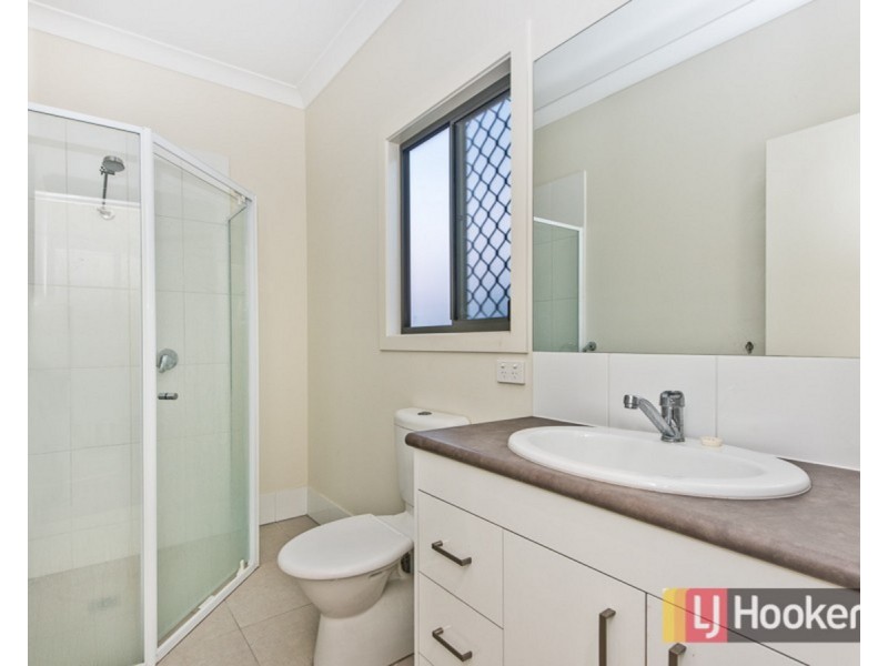 22 Blue Mountains Crescent, Fitzgibbon QLD 4018