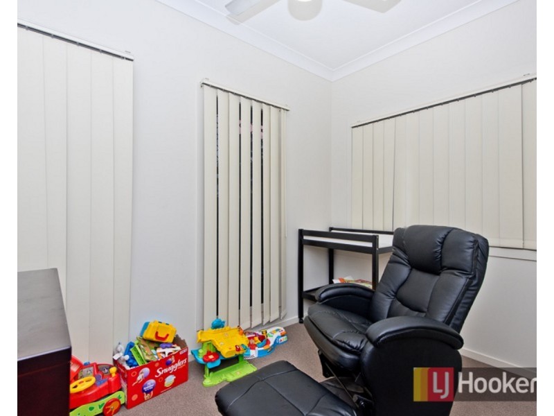 22 Blue Mountains Crescent, Fitzgibbon QLD 4018