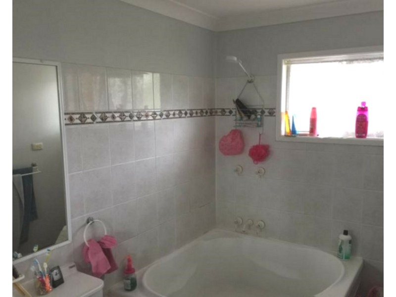 11 Caradon Street, Albany Creek QLD 4035