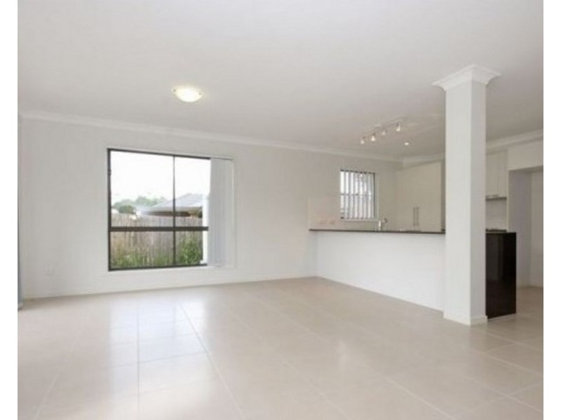 2/4 Sugarglider Close, Morayfield QLD 4506