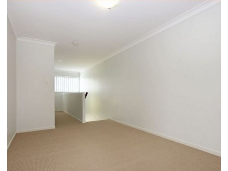 2/4 Sugarglider Close, Morayfield QLD 4506