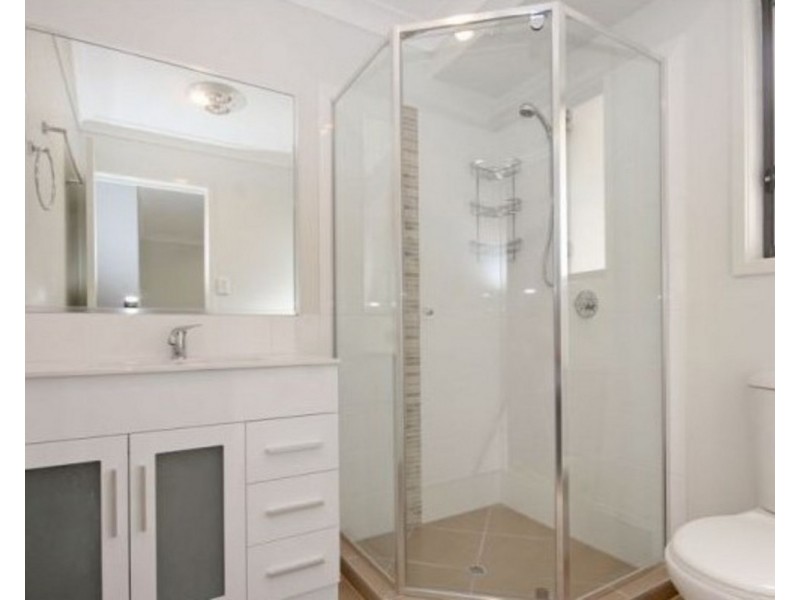 2/4 Sugarglider Close, Morayfield QLD 4506