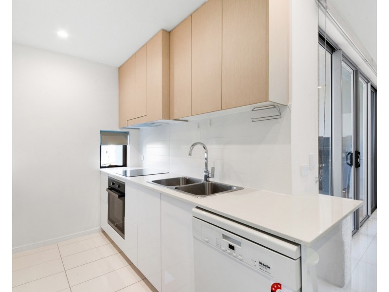 210/11-17 Ethel Street, Chermside QLD 4032