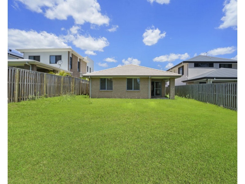 10 April Crescent, Bridgeman Downs QLD 4035
